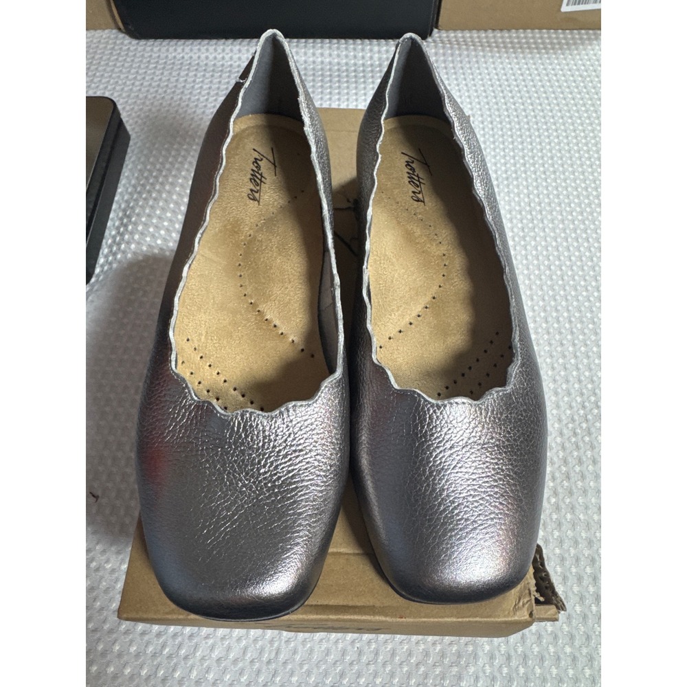 Trotters Flats Women 8.5 W Sabine Pewter Casual T2255-033 NIB